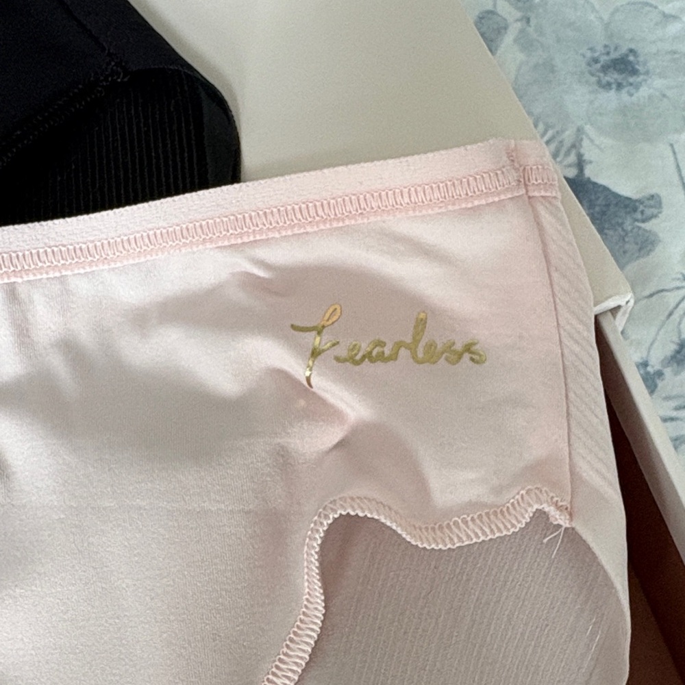 Soma Five-Pack Vanishing Edge hipster Panties in Black, Ivory, Peach, Blush. - Picture 3 of 5